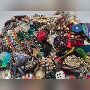 2.3 lbs Mixed Vintage Costume Jewelry Lot Craft Repair DIY Repurpose